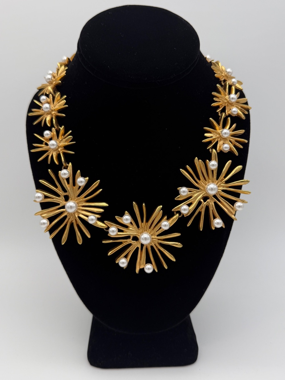 Oscar de la Renta Imitation Pearl Starburst Statement Necklace